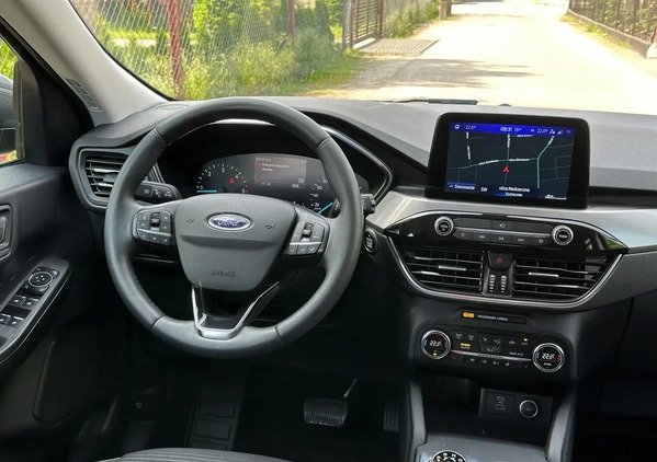 Ford Kuga cena 105000 przebieg: 90000, rok produkcji 2020 z Sochaczew małe 781